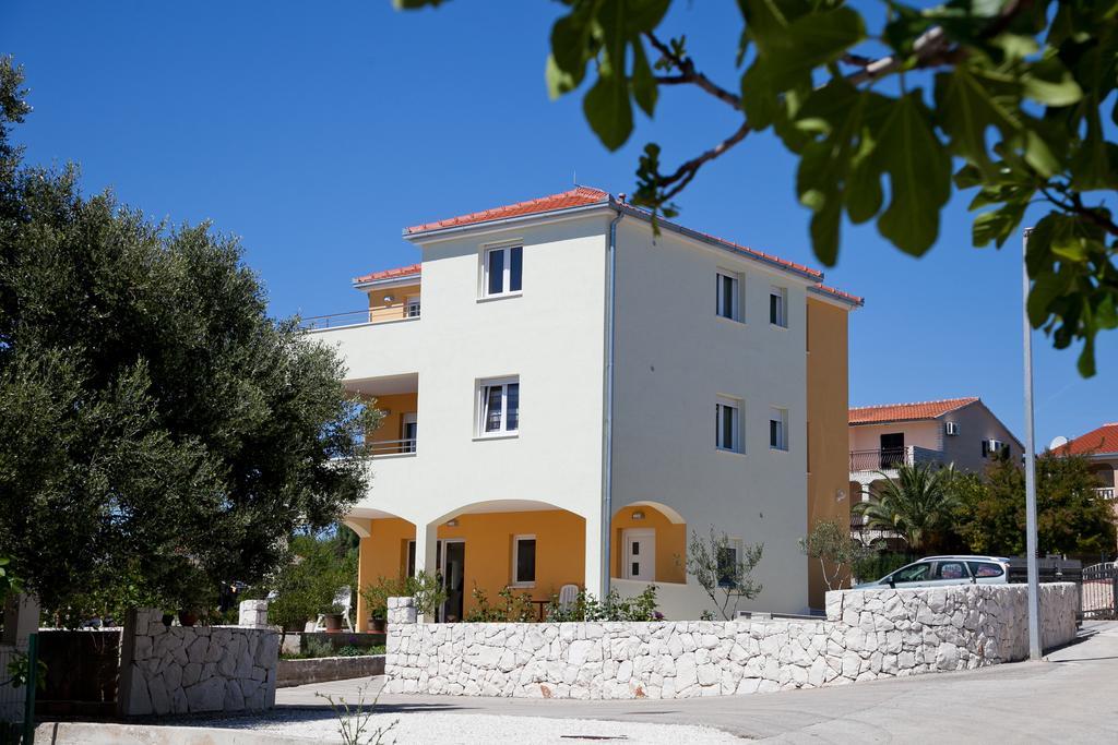 Apartments Medvid Trogir Exterior foto